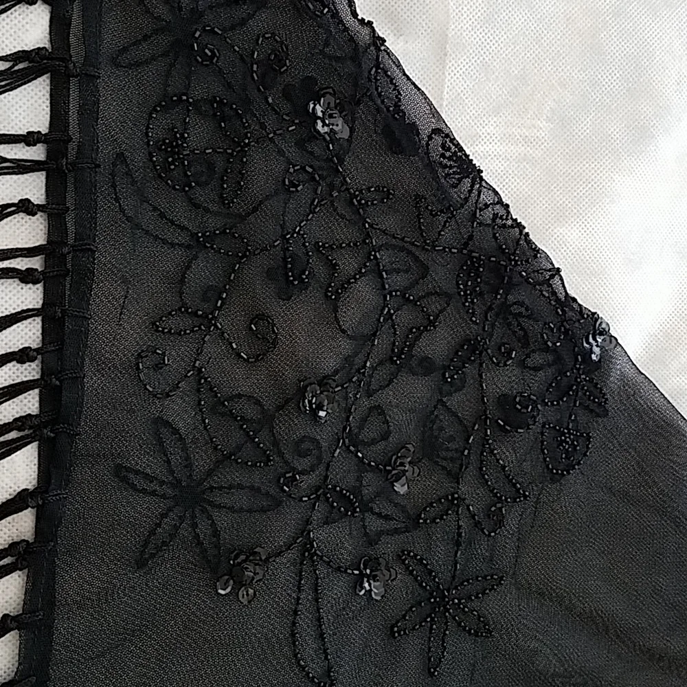 Shawl, Scarf - Picture 5 of 7